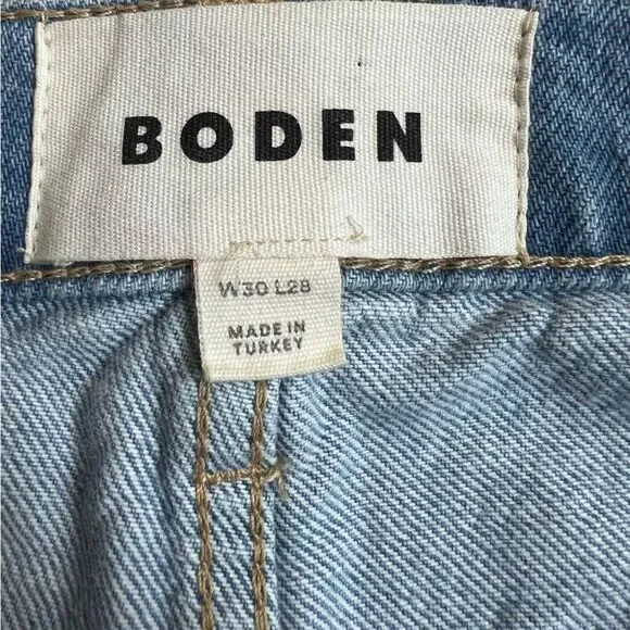 Boden Mid Rise Taper Jean size 30 light wash - Picture 4 of 9